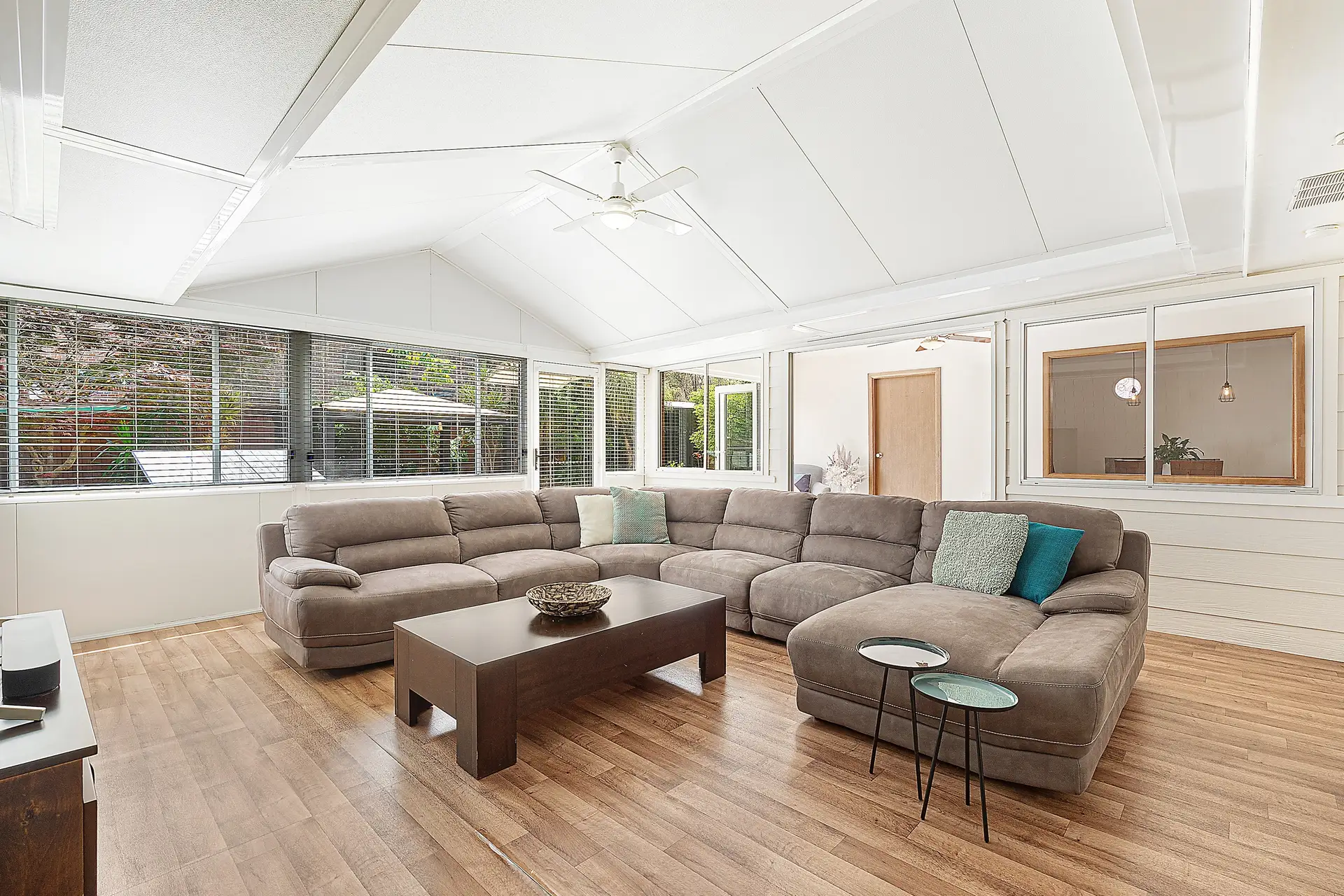 78 Caroline Crescent, Georges Hall Sold by Richard Matthews Real Estate - image 5