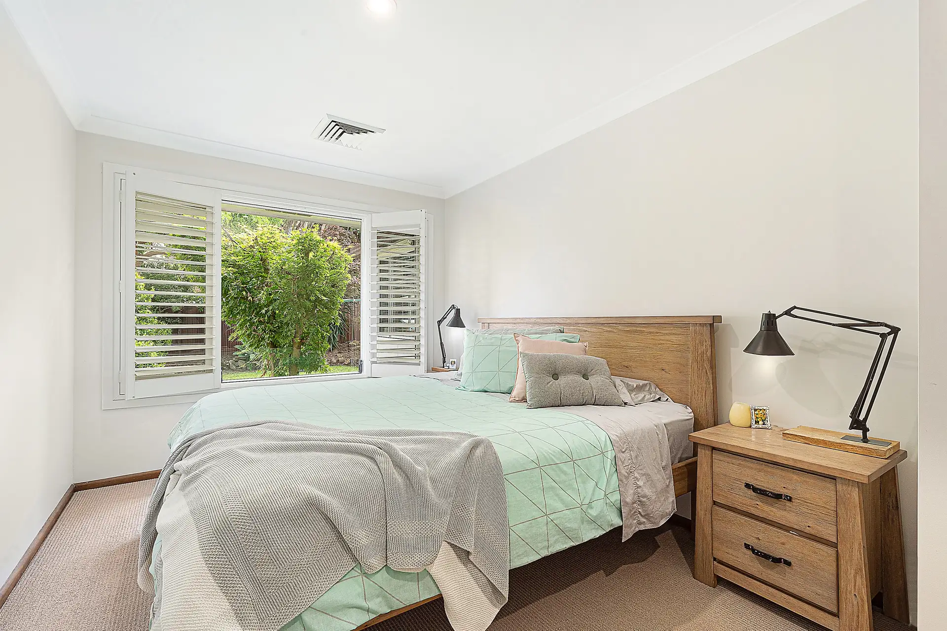 78 Caroline Crescent, Georges Hall Sold by Richard Matthews Real Estate - image 6