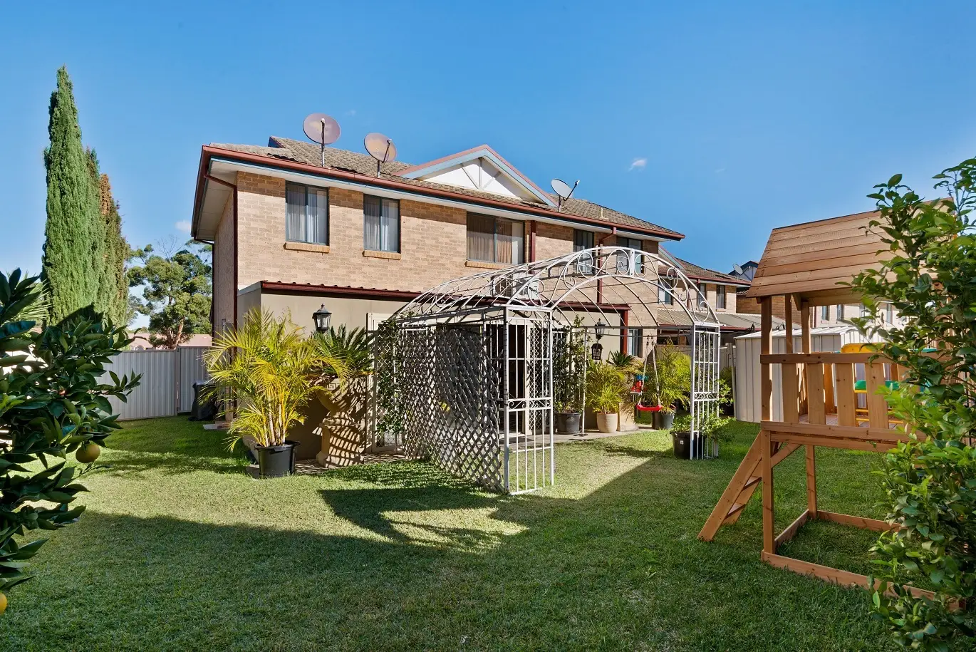 11/16A Balmoral Crescent, Georges Hall Sold by Richard Matthews Real Estate - image 1