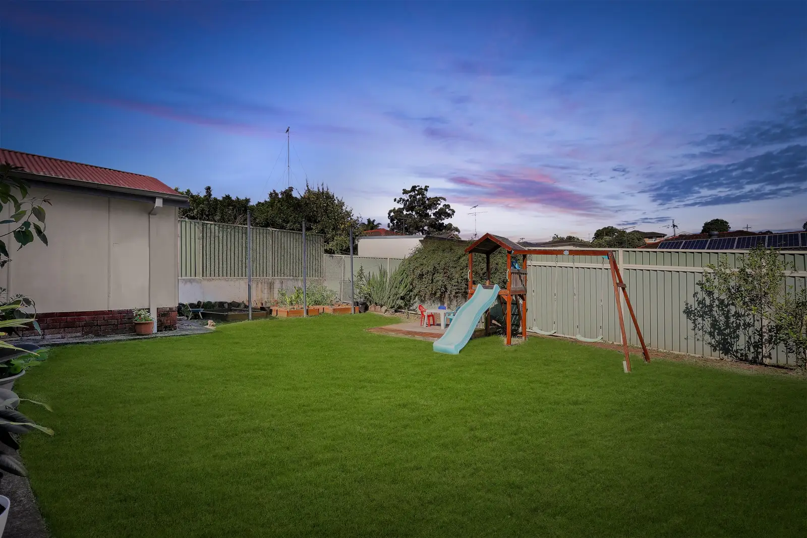 33 Surrey Avenue, Georges Hall Sold by Richard Matthews Real Estate - image 7